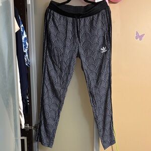 Adidas Women’s Black and White Pattern Sport Athletic Workout Pants Joggers